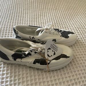 Vans New Sneakers 5.5 sie BNWT